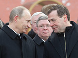 "И мне, и Дмитрию Медведеву задавали этот вопрос сто раз на протяжении последних лет, и мы научились однообразно на него отвечать", - сказал премьер "И мне, и Дмитрию Медведеву задавали этот вопрос сто раз на протяжении последних лет, и мы научились однообразно на него отвечать", - сказал премьер