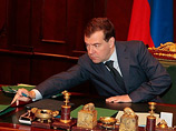 Президент России Дмитрий Медведев назначил руководителей полиции и ГИБДД в Москве, Московской области, Санкт-Петербурге и ряде других регионов страны