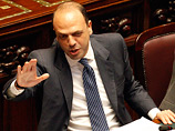 Берлускони пообещал оставить власть. Сторонники скандального премьера Италии пытаются спасти его от суда