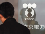 Оператор станции - компания TEPCO (Tokyo Electric Power Co.) - продолжает работы по охлаждению этих реакторов, закачивая в них воду