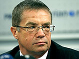 Председатель совета директоров СКА Александр Медведев отметил, что руководство клуба рассматривает кандидатуры четырех специалистов на пост главного тренера команды