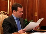 В связи с уходом Миронова заговорили о "бредовых" планах Медведева возглавить "справедливороссов"