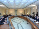Правительство Сирии одобрило законопроект об отмене в стране режима чрезвычайного положения, действующего 48 лет. Его отмена - одно из основных требований оппозиционеров, проводящих акции протеста по всей стране Правительство Сирии одобрило законопроект об отмене в стране режима чрезвычайного положения, действующего 48 лет. Его отмена - одно из основных требований оппозиционеров, проводящих акции протеста по всей стране