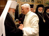 В РПЦ говорят, что диалог с католиками - это стратегический союз двух консервативных Церквей. Однако этот тезис не принимается защитниками "истинного православия"