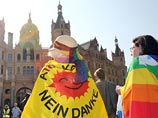 В Германии на Пасху прошли массовые демонстрации, связанные с протестами против атомной энергии и ядерного оружия. В них приняли участие до 140 тысяч человек в разных частях страны В Германии на Пасху прошли массовые демонстрации, связанные с протестами против атомной энергии и ядерного оружия. В них приняли участие до 140 тысяч человек в разных частях страны