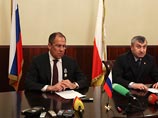 Глава российского МИД Сергей Лавров, прибыв с визитом в Абхазию на переговоры с руководством республики, провел пресс-конференцию, на которой снова высказал точку зрения Москвы на ливийский конфликт