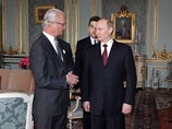 Российский премьер-министр Владимир Путин, который накануне совершил визит в Стокгольм, запомнился шведам тем, что сначала опоздал на полчаса на прием к королю Карлу XVI Густаву