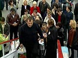 Ряд российских авиакомпаний с 1 июня 2011 года вводит топливные сборы, что существенно удорожает стоимость авиаперевозки и соответственно авиабилетов Ряд российских авиакомпаний с 1 июня 2011 года вводит топливные сборы, что существенно удорожает стоимость авиаперевозки и соответственно авиабилетов
