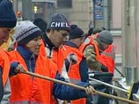 Во дворе московской библиотеки к приезду Медведева устроили очередную "потемкинскую деревню" Во дворе московской библиотеки к приезду Медведева устроили очередную "потемкинскую деревню"