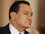 То, что за без малого 30 лет правления Мубарака было названо в его честь, теперь переименовывается, а с улиц и площадей страны повсеместно убирают портреты экс-президента