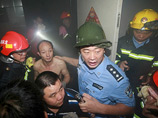 Возгорание было зафиксировано на лестничном пролете в одной из гостиниц города Тунхуа провинции Цзилинь в ночь на воскресенье. Пожар был ликвидирован за полчаса