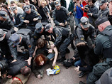 На Невском задержаны 40 человек, которые попытались перекрыть проспект