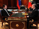 На встрече с генпрокурором Юрием Чайкой в среду президент выразил надежду, что таким образом будет "внесен вклад в борьбу с коррупцией, пределы и масштабы которой остаются угрожающими"
