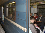В вагоне московского метро зарезали пассажира В вагоне московского метро зарезали пассажира
