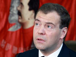 Президент России Дмитрий Медведев убежден, что парад 9 мая нужно проводить каждый год