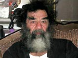 Нынешние видеозаписи заставляют вспомнить кадры конца 2003 года, на которых изображен Саддам Хусейн после того, как он был схвачен американскими солдатами в своем укрытии в иракском подземелье Нынешние видеозаписи заставляют вспомнить кадры конца 2003 года, на которых изображен Саддам Хусейн после того, как он был схвачен американскими солдатами в своем укрытии в иракском подземелье