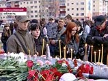 В память о погибших год назад горняках в Междуреченске, где находится шахта "Распадская", прошли панихиды. Памятные мероприятия начались накануне. На этом настояли родственники тех, кто погиб в результате взрыва, прогремевшего 8 мая В память о погибших год назад горняках в Междуреченске, где находится шахта "Распадская", прошли панихиды. Памятные мероприятия начались накануне. На этом настояли родственники тех, кто погиб в результате взрыва, прогремевшего 8 мая