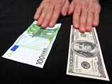 Доллар упал на 24 копейки, евро потерял 8