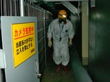Топливные стержни в первом реакторе аварийной японской АЭС "Фукусима-1" были полностью не покрыты водой и расплавились. Сейчас эта масса, видимо, находится на дне реактора в воде и охлаждается