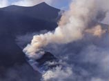 По мнению властей, постоянные пробуждения вулкана напоминают о необходимости срочно подготовить аэропорт в городе Комисо, также расположенном на востоке Сицилии