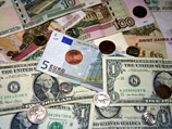 Доллар упал на 10 копеек, евро остался на месте