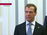 Медведев подчеркнул, однако, что не тешит себя "иллюзиями по поводу того, что мы создали какой-то хорошо работающий полностью отрегулированный механизм - нет, конечно". Но настройка этого механизма происходит, сказал он