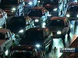 Работники рынка "Лужники" перекрыли Третье транспортное кольцо, вызвав гигантскую пробку Работники рынка "Лужники" перекрыли Третье транспортное кольцо, вызвав гигантскую пробку