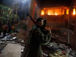 В результате бомбежки НАТО в Триполи в ночь со вторника на среду загорелось министерство, в задачу которого входит борьба с коррупцией, и здание службы безопасности