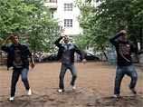 В день пресс-конференции Медведева молодежь у стен Кремля намерена повторить его танец под "American Boy" (ВИДЕО) В день пресс-конференции Медведева молодежь у стен Кремля намерена повторить его танец под "American Boy" (ВИДЕО)