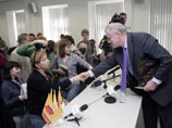 Опрос: отзыв Миронова из Совета Федерации поддерживают лишь 20% россиян Опрос: отзыв Миронова из Совета Федерации поддерживают лишь 20% россиян