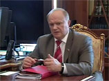 Политологи: Медведев ответил путинскому Народному фронту уже после выступления в Сколково Политологи: Медведев ответил путинскому Народному фронту уже после выступления в Сколково