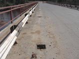 Двое жителей Иркутской области нашли простой способ разбогатеть - разобрали мост и собрались сдать в металлолом