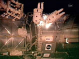 Выход в открытый космос из Endeavour завершился досрочно из-за неполадок в скафандре
