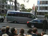 Супер-Cadillac Обамы застрял в воротах посольства США в Дублине (ВИДЕО) Супер-Cadillac Обамы застрял в воротах посольства США в Дублине (ВИДЕО)