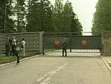 В Астраханской области толпа молодежи напала на пограничников - военные открыли огонь В Астраханской области толпа молодежи напала на пограничников - военные открыли огонь