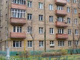 Пьяная москвичка, не любившая приезжих, заставила 5-летнюю дочь гастарбайтеров выброситься с балкона Пьяная москвичка, не любившая приезжих, заставила 5-летнюю дочь гастарбайтеров выброситься с балкона