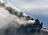 Исландский метеоролог Храфн Гудмундссон заявил агентству, что пепел перестал появляться еще ночью, сейчас из кратера выходит в основном пар. "Официально об остановке извержения еще не объявлено
