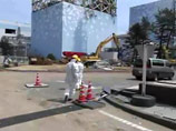 Положение на атомной электростанции "Фукусима-1", пострадавшей 11 марта от землетрясения и цунами, продолжает оставаться критическим