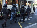 Полиция во вторник в Москве готовится пресечь акцию оппозиции, которая планирует придти на Триумфальной площади на митинг в защиту 31-й статьи Конституции