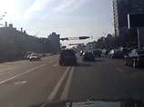 Напомним, накануне активисты "синих ведерок" опубликовали в интернете видео, на котором автомобиль Михалкова нарушает правила дорожного движения, выезжая на встречную полосу
