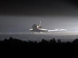 Американский корабль многоразового использования Endeavour с шестью астронавтами завершил в среду свой последний космический полет, длившийся около 16 суток, сообщает Национальное аэрокосмическое агентство США (NASA) Американский корабль многоразового использования Endeavour с шестью астронавтами завершил в среду свой последний космический полет, длившийся около 16 суток, сообщает Национальное аэрокосмическое агентство США (NASA)