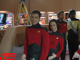 В помещении студии снимали порнографическую пародию на знаменитый в США космический сериал Star Trek. Актеры разгуливали в обтягивающих костюмах. Те кто играл инопланетян, носили еще и накладные носы