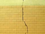 Стена жилого дома в Сочи не рушилась, там лишь образовалась трещина в 1,5 см