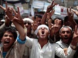 По мере того как Йемен погружается в безвластие и правительственные войска вынуждены отступать к столице, чтобы защитить осажденное правительство