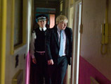 Градоначальник столицы Великобритании Борис Джонсон поучаствовал в полицейском рейде по поимке наркодилера Рэмбо