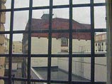 Ранее в пятницу юрист сообщил, что ни жену Ходорковского, ни его адвокатов, не пустили к нему в СИЗО, сославшись на то, что осужденного готовятся этапировать к месту отбытия наказания Ранее в пятницу юрист сообщил, что ни жену Ходорковского, ни его адвокатов, не пустили к нему в СИЗО, сославшись на то, что осужденного готовятся этапировать к месту отбытия наказания