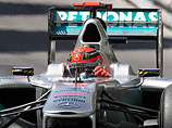 Михаэль Шумахер намекнул, что может "задержаться" в "Формуле-1" до 2014 года 
