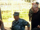 Тюремные приключения Ходорковского: в Вологде угостили шоколадом, а в Карелии научат делать кораблики Тюремные приключения Ходорковского: в Вологде угостили шоколадом, а в Карелии научат делать кораблики
