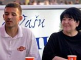 Семью бывшего президента Югославии Слободана Милошевича выселили из дома Семью бывшего президента Югославии Слободана Милошевича выселили из дома