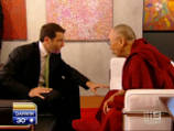 Телеведущий попытался рассказать Далай-ламе анекдот про него и про "пиццу со всем" - не вышло совсем (ВИДЕО)